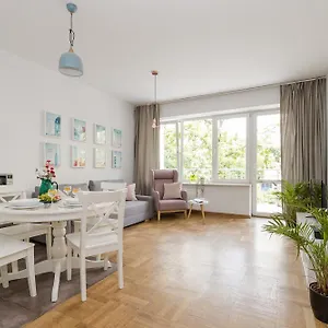 Shortstaypoland Krucza Апартаменты