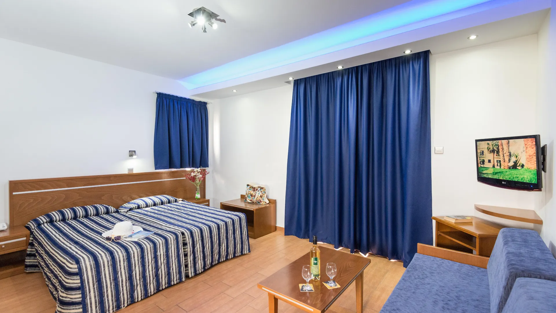 Loutsiana Deluxe Apts Αγία Νάπα 3*,  Κύπρος