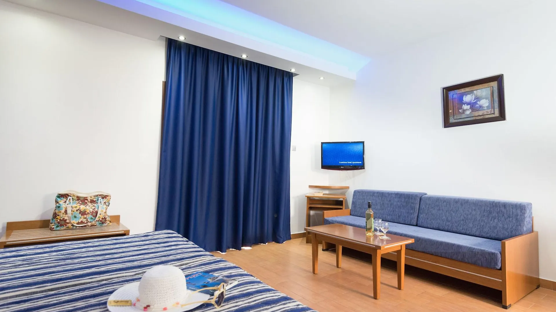 Ξενοδοχείο με διαμερίσματα Loutsiana Deluxe Apts Αγία Νάπα