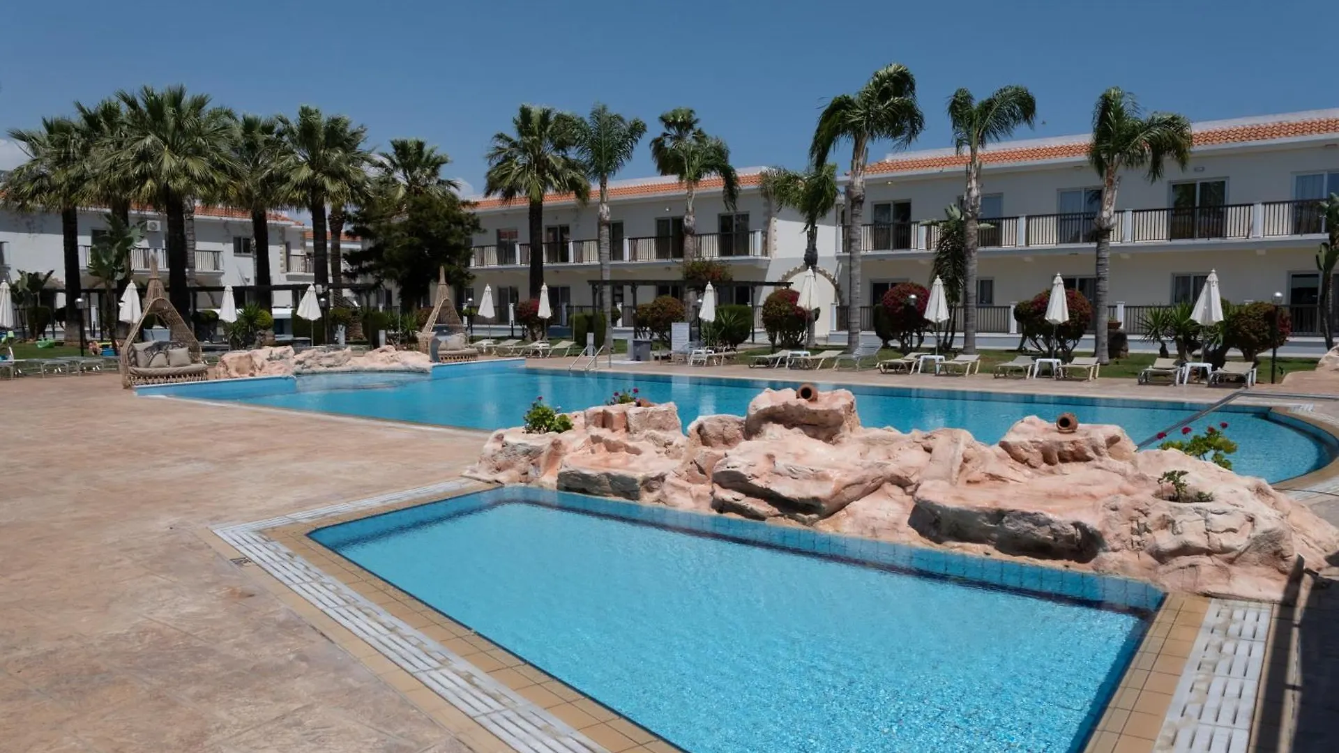 Loutsiana Deluxe Apts Αγία Νάπα 3*,